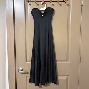 Oh Polly midi sweetheart neckline dress